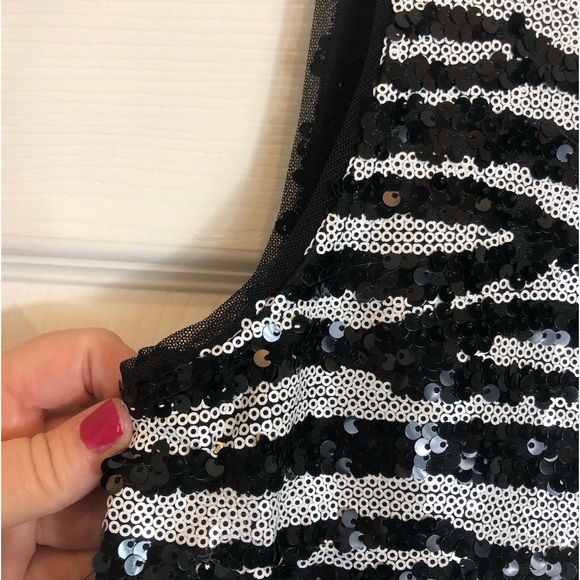 BB Dakota Sleeveless Zebra Sequin Peplum Waist Top  Size Small NEW WITH TAGS - Picture 2 of 10